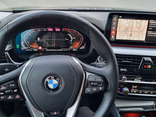 BMW 5 Series foto 3