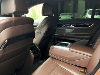 BMW 7 Series foto 8