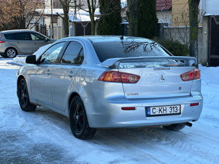 Mitsubishi Lancer foto 5