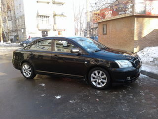 Toyota Avensis foto 1