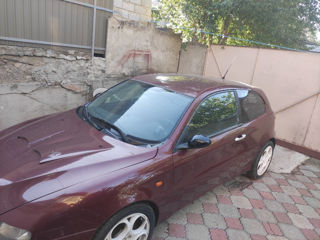 Alfa Romeo 147 foto 2