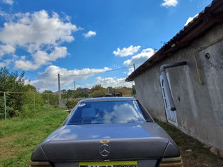 Mercedes Series (W124) foto 2