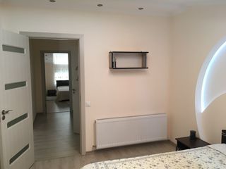 Apartament cu 2 camere  în chirie - Centru 350€ foto 5