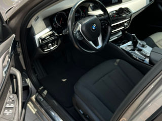 BMW 5 Series foto 7