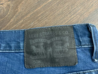 Blugi Levi’s  foto 4