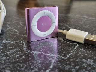 Se vinde Apple iPod Shuffle 4th Generation (A1373) 2GB roz foto 2