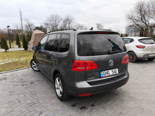 Volkswagen Touran foto 4