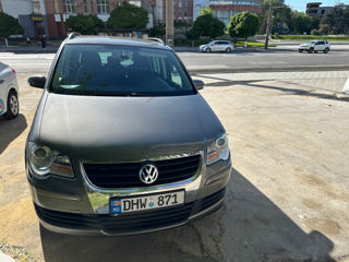 Volkswagen Touran foto 3