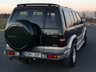 Isuzu Trooper foto 4