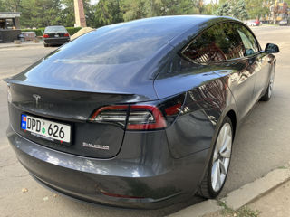 Tesla Model 3 foto 3