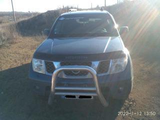 Nissan Pathfinder foto 2