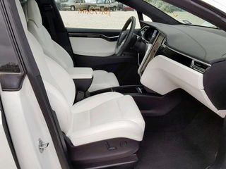 Tesla Model X foto 5