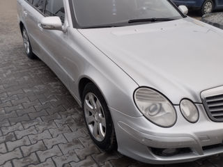 Mercedes E-Class foto 2