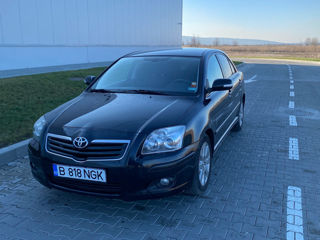 Toyota Avensis foto 1