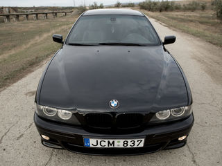 BMW 5 Series foto 1