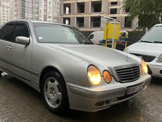 Mercedes E-Class foto 4