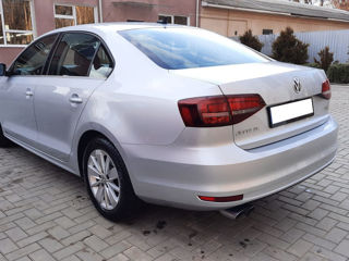 Volkswagen Jetta foto 4