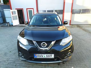 Nissan X-Trail foto 2