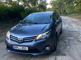 Toyota Avensis foto 1