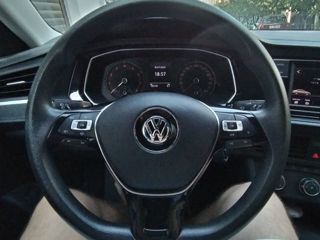 Volkswagen Jetta foto 2