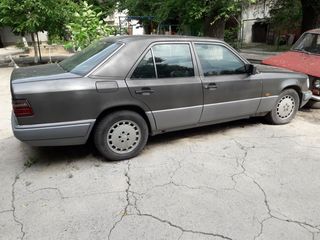 Mercedes Series (W124) foto 5