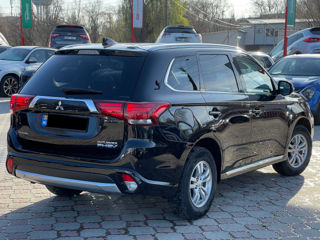 Mitsubishi Outlander foto 4