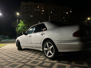 Mercedes E-Class foto 5