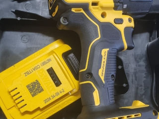 Dewalt  DCD 709с 2 батареями на 2 ампера Зарядное и кейс foto 2