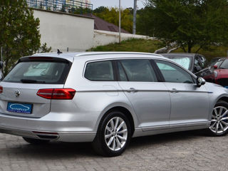 Volkswagen Passat foto 2