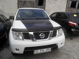 Nissan Pathfinder foto 2