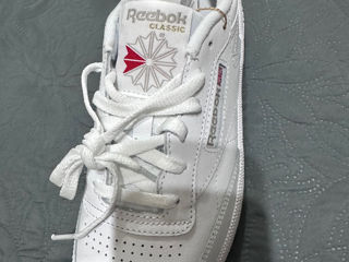 Adidasi noi Reebok foto 1