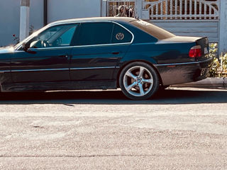 BMW 7 Series foto 2