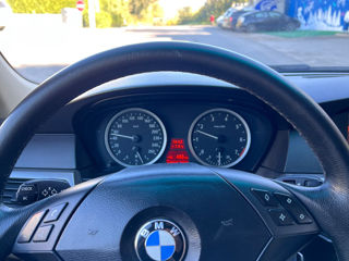 BMW 5 Series foto 10