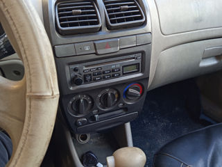 Hyundai Accent foto 2