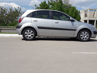 KIA Rio foto 2