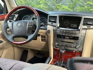 Lexus LX Series foto 10