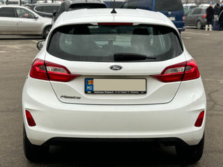 Ford Fiesta foto 8