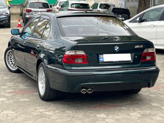 BMW 5 Series foto 4