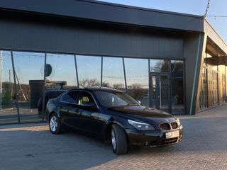 BMW 5 Series foto 3