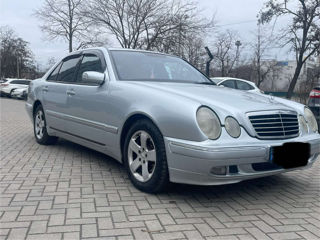 Mercedes E-Class foto 4