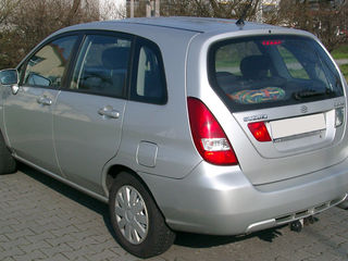 Suzuki Liana foto 1