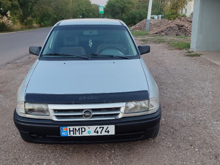 Opel Astra foto 1