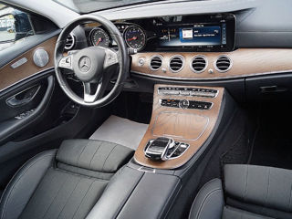 Mercedes E-Class foto 2