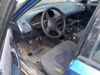 Mazda 323 foto 2