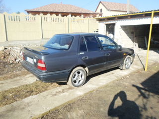 Nissan Sunny foto 2