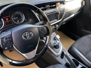 Toyota Auris foto 2