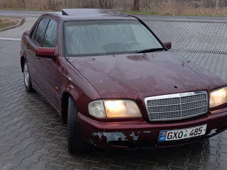 Mercedes C-Class foto 4