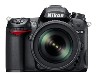 Nikon D7000 с  объективом  NIKON NIKKOR AF-S DX18-140mm f:3.5-5.6G ED VR    660 euro foto 4