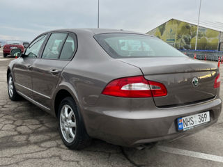 Skoda Superb foto 2