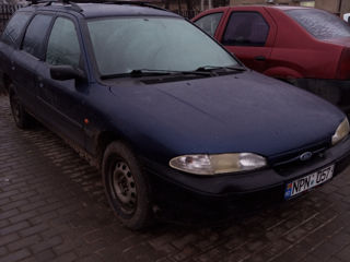 Ford Mondeo foto 2